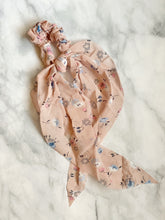 Load image into Gallery viewer, Scrunchie Scarves