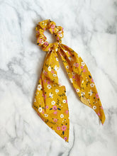 Load image into Gallery viewer, Scrunchie Scarves
